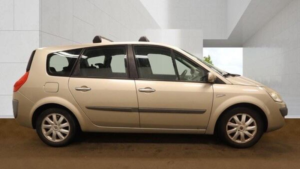 2007 Renault Grand Scenic 1.6 Vvt Dynamique 5dr in Gold — image 4