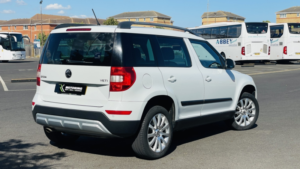 2017 Skoda Yeti 1.2 Tsi Se in White — image 3