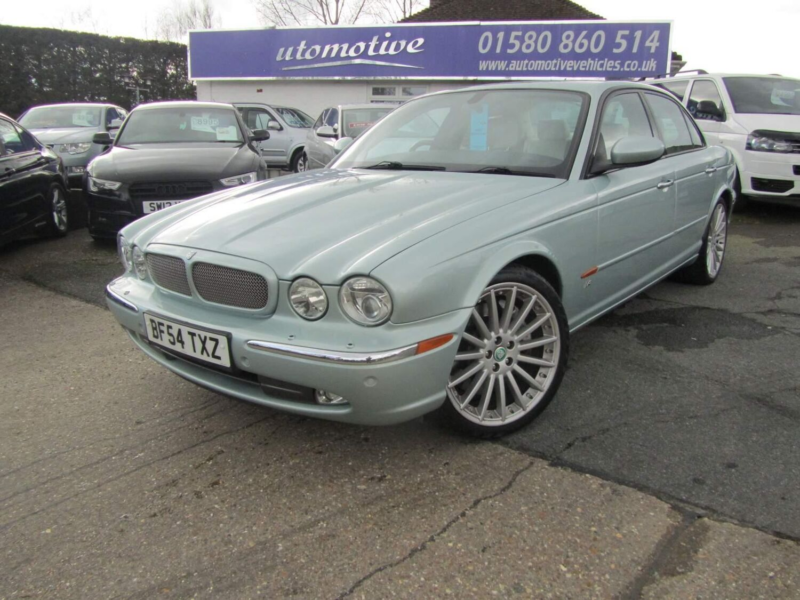 2004 Jaguar Xjr 4.2 V8 4dr in Blue — image 1