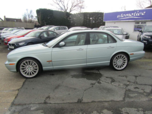 2004 Jaguar Xjr 4.2 V8 4dr in Blue — image 2