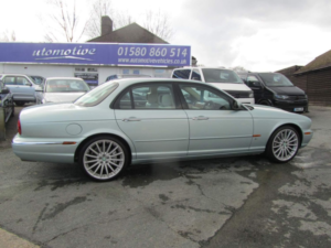 2004 Jaguar Xjr 4.2 V8 4dr in Blue — image 5