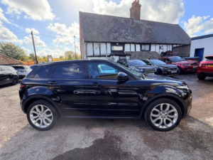 2018 Land Rover Range Rover Evoque Td4 Hse Dynamic in Black — image 6