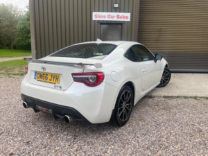 2017 Toyota Gt86 2.0 Boxer D-4s Pro Euro 6 2dr in White — image 6