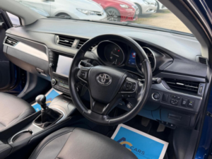 2015 Toyota Avensis 1.6 D-4d Business Edition Plus Touring Sports Euro 6 (s/s) 5dr in Blue — image 3