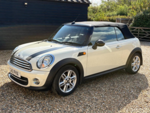 2011 MINI Convertible 1.6 Cooper D Euro 5 (s/s) 2dr in White — image 4