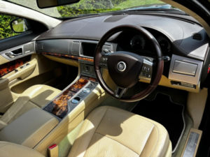 2009 Jaguar Xf 5.0 V8 Portfolio in Green — image 2
