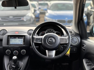 2012 Mazda Mazda2 1.3 Venture Euro 5 5dr in Black — image 2