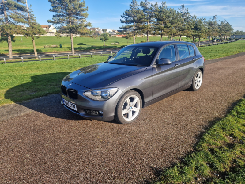 2011 BMW 1 Series 2.0 118d Sport 5-Door in Grey — image 1