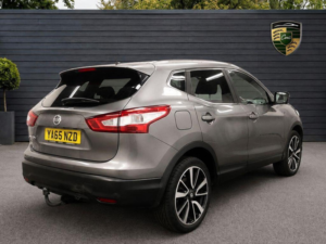 2015 Nissan Qashqai 1.2 Dig-T Tekna Xtron 2WD Euro 6 (s/s) 5dr in Grey — image 3