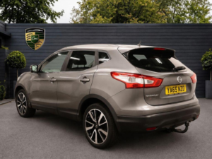 2015 Nissan Qashqai 1.2 Dig-T Tekna Xtron 2WD Euro 6 (s/s) 5dr in Grey — image 5