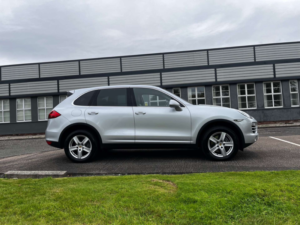 2011 Porsche Cayenne 3.0 Cayenne V6 D Tiptronic S 4WD 5dr in Silver — image 6