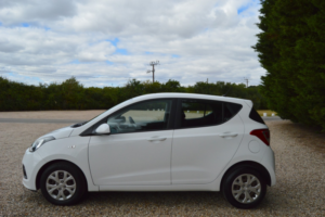 2016 Hyundai I10 1.0 I10 Se 1.0 (blue Int) in White — image 5