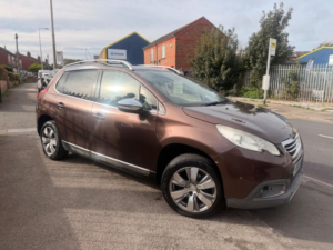 2013 Peugeot 2008 1.2 Vti Allure Euro 5 5dr in Brown — image 3
