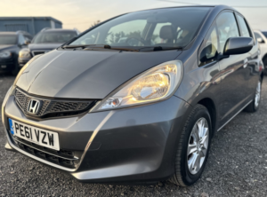 2011 Honda Jazz 1.4 I-Vtec Es in Grey — image 2