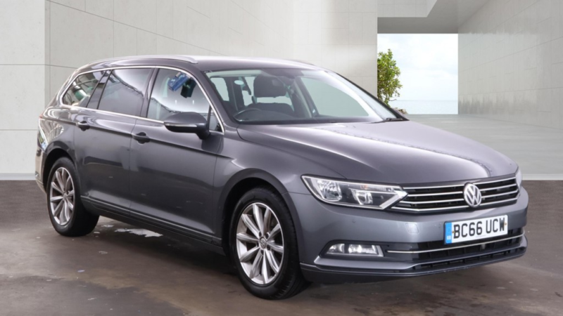2017 Volkswagen Passat 2.0 Tdi Bluemotion Tech Se Business in Grey — image 1