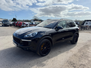 2014 Porsche Cayenne 4.2 Td V8 S in Black — image 4