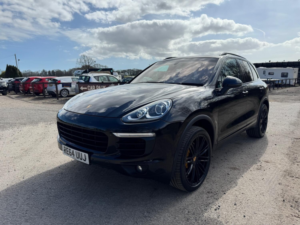 2014 Porsche Cayenne 4.2 Td V8 S in Black — image 5
