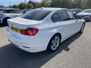 2012 BMW 3 Series 2.0 320d Sport Saloon in White — image 4