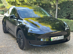 2025 Tesla Model Y Long Range Auto Rwd 5dr in Black — image 2