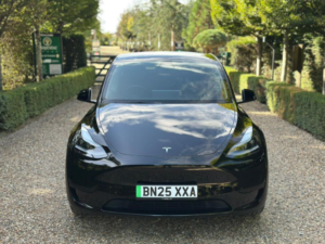 2025 Tesla Model Y Long Range Auto Rwd 5dr in Black — image 3
