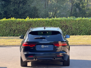 2017 Jaguar Xf 2.0d R-Sport Sportbrake Auto AWD Euro 6 (s/s) 5dr in Black — image 6