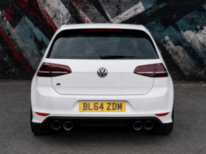 2015 Volkswagen Golf 2.0 Tsi Bluemotion Tech R in White — image 3