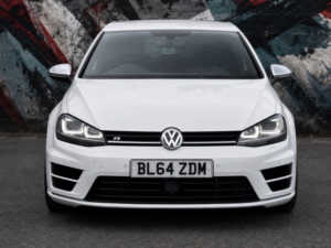 2015 Volkswagen Golf 2.0 Tsi Bluemotion Tech R in White — image 4