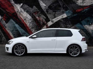 2015 Volkswagen Golf 2.0 Tsi Bluemotion Tech R in White — image 6