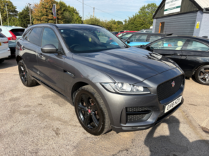 2018 Jaguar F-Pace 2.0 D180 R-Sport SUV 5dr Diesel Auto AWD Euro 6 (s/s) (180 Ps) in Grey — image 3