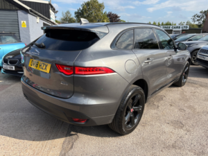2018 Jaguar F-Pace 2.0 D180 R-Sport SUV 5dr Diesel Auto AWD Euro 6 (s/s) (180 Ps) in Grey — image 4