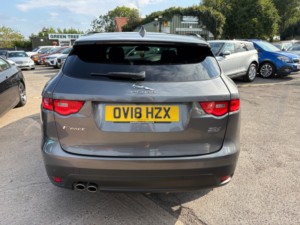 2018 Jaguar F-Pace 2.0 D180 R-Sport SUV 5dr Diesel Auto AWD Euro 6 (s/s) (180 Ps) in Grey — image 5