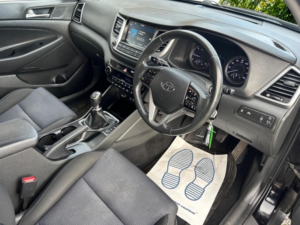 2016 Hyundai Tucson 1.7 Crdi Blue Drive Se Nav Euro 6 (s/s) 5dr in Black — image 5