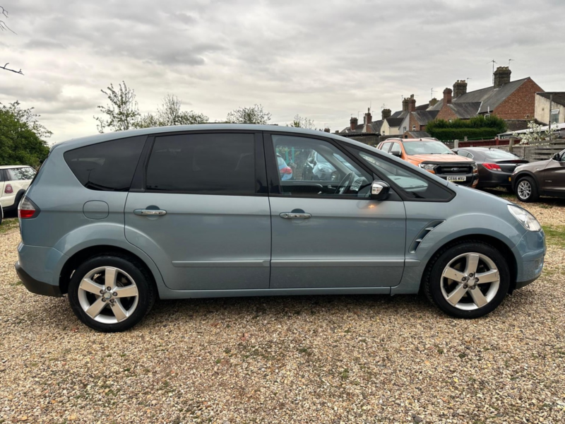 2010 Ford S-Max 2.0 Tdci Titanium in Blue — image 1