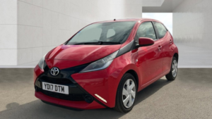 2017 Toyota Aygo 1.0 Vvt-I X-Play Hatchback 5dr Petrol Manual Euro 6 (68 Ps) in Red — image 2