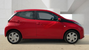 2017 Toyota Aygo 1.0 Vvt-I X-Play Hatchback 5dr Petrol Manual Euro 6 (68 Ps) in Red — image 5