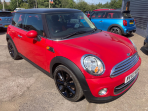 2010 MINI Hatch 1.6 Cooper D Hatchback 3dr Diesel Manual Euro 5 (s/s) (112 Ps) in Red — image 3