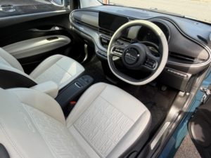 2022 Fiat 500e 42kw 118hp Electric La Prima in Green — image 2