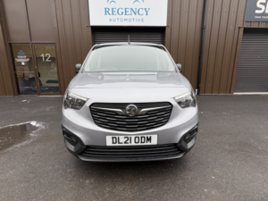 2021 Vauxhall Combo 1.5 Turbo D 2300 Dynamic in Grey — image 2