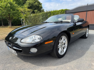 2002 Jaguar Xk8 4.0 V8 in Grey — image 5