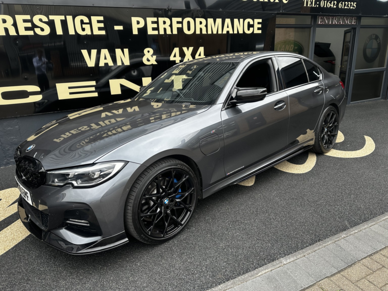 2020 BMW 3 Series 2.0 330e M Sport Saloon in Grey — image 1