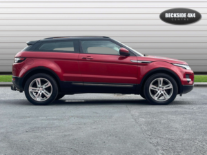 2015 Land Rover Range Rover Evoque 2.2 Range Rover Evoque Pure Tech Sd4 4WD 3dr in Red — image 2