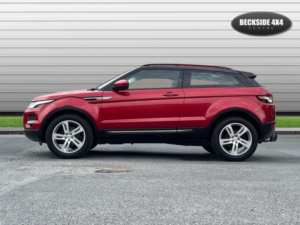 2015 Land Rover Range Rover Evoque 2.2 Range Rover Evoque Pure Tech Sd4 4WD 3dr in Red — image 6