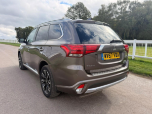 2017 Mitsubishi Outlander 2.0h 12kwh 4h CVT 4WD Euro 6 (s/s) 5dr in Brown — image 5