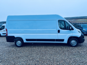 2022 Citroen Relay 2.2 Bluehdi 35 Enterprise in White — image 2