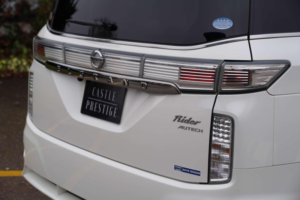 2015 Nissan Elgrand 2.5 Rider *facelift* 5dr 8 Seats in White — image 5