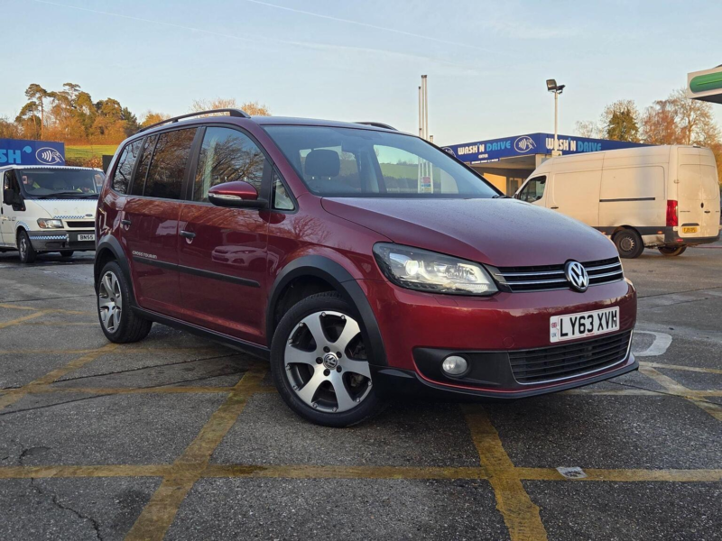 2013 Volkswagen Touran 1.4 Tsi Se DSG Euro 5 5dr in Red — image 1