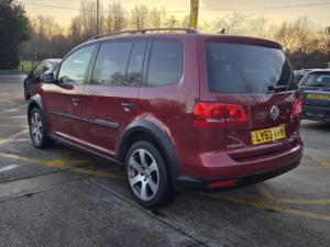 2013 Volkswagen Touran 1.4 Tsi Se DSG Euro 5 5dr in Red — image 4