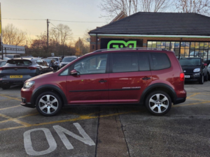 2013 Volkswagen Touran 1.4 Tsi Se DSG Euro 5 5dr in Red — image 5