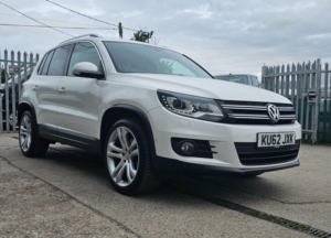 2012 Volkswagen Tiguan 2.0 Tdi Sport 4WD Euro 5 5dr in White — image 5