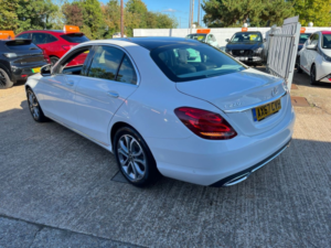 2018 Mercedes-Benz C Class 2.1 C220d Sport (premium) Saloon 4dr Diesel G-Tronic+ Euro 6 (s/s) (170 Ps) in White — image 4